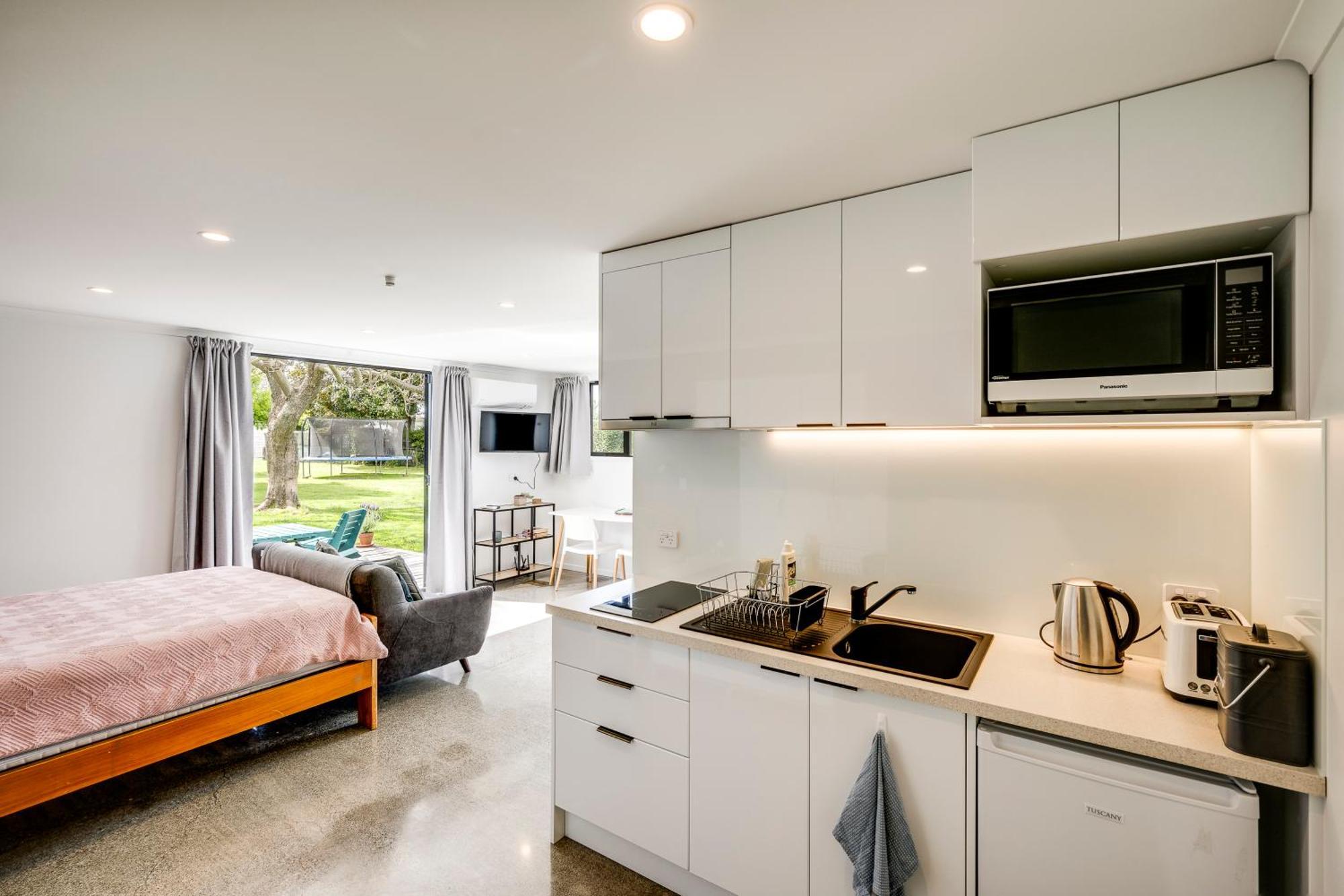 Modern Studio Near Clive River Dış mekan fotoğraf